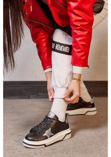 Sveta Siyah Deri Kadın Sneaker modelleri