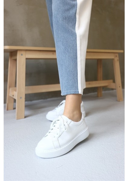 Julia Beyaz Deri Kadın Sneaker fırsatları