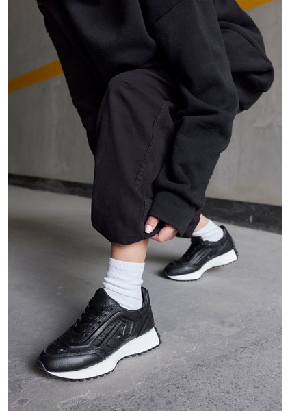 Hello Siyah Deri Kadın Sneaker
