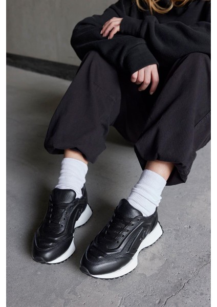 Hello Siyah Deri Kadın Sneaker
