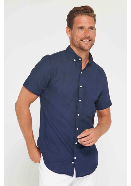 Erkek Slim Fit Dar Kesim Kısa Kollu %100 Pamuk Keten Doku Lacivert Düğmeli Yaka Gömlek