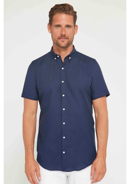 Erkek Slim Fit Dar Kesim Kısa Kollu %100 Pamuk Keten Doku Lacivert Düğmeli Yaka Gömlek