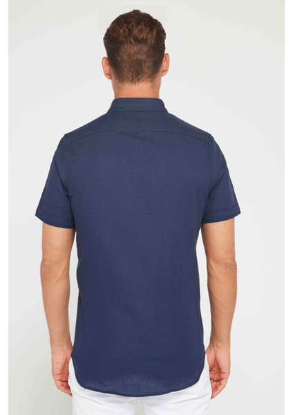Erkek Slim Fit Dar Kesim Kısa Kollu %100 Pamuk Keten Doku Lacivert Düğmeli Yaka Gömlek