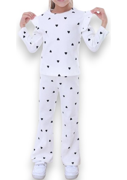 Yeni Sezon Kız Çocuk Fitilli Alt Üst Ekru Üzeri Kalp Desen Uzun Kol Pijama Takımı Fırfır Omuz modelleri