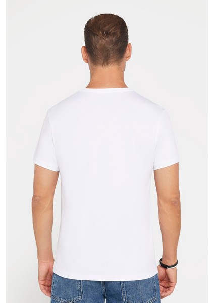 Erkek Slim Fit Dar Kesim %100 Pamuk Yumuşak Dokulu Baskılı Beyaz Bisiklet Yaka T-Shirt indirimleri