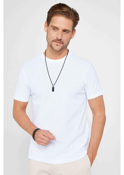 Erkek Slim Fit Dar Kesim %100 Pamuk Yumuşak Dokulu Desenli Beyaz Bisiklet Yaka T-Shirt