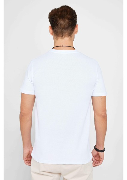 Erkek Slim Fit Dar Kesim %100 Pamuk Yumuşak Dokulu Desenli Beyaz Bisiklet Yaka T-Shirt indirimleri