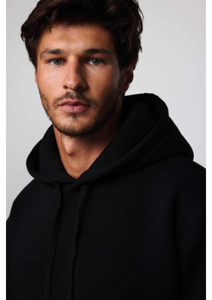 Oversize Geniş Kesim Pamuklu Yumuşak Dokulu İçi Polarlı Basic Siyah Kapüşonlu Sweatshirt fiyatları