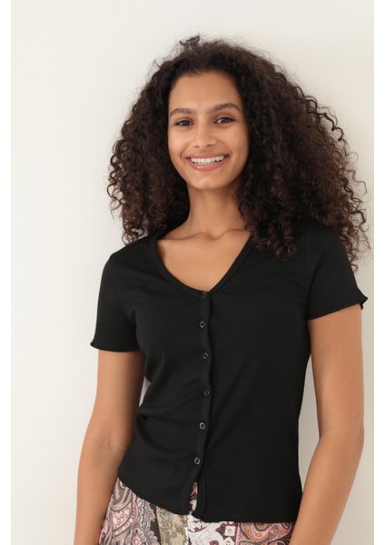 Siyah Fitilli Görünümlü V Yaka Önden Düğmeli Basic Kadın T-Shirt- 2417