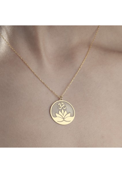 925 Ayar Gümüş Lotus Çiçeği Plaka Kolye fırsatları