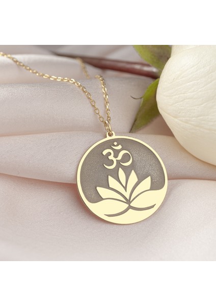 925 Ayar Gümüş Lotus Çiçeği Plaka Kolye indirimleri