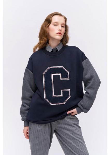 Keçe Baskı Detaylı Sweatshirt Lacivert