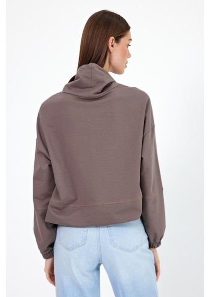 Kadın Norah Vizon Yakası Detaylı Regular Fit Sweatshirt fırsatları