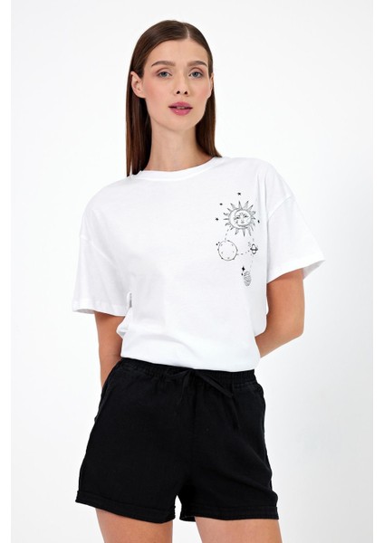 Kadın Space Beyaz Baskılı Bisiklet Yaka Oversize T-Shirt fiyatları