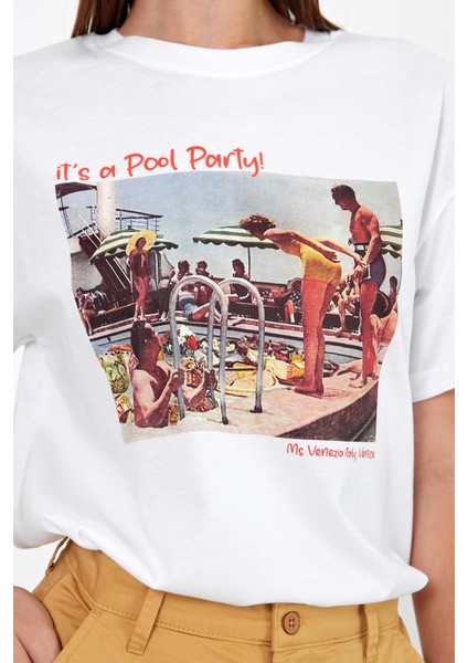 Kadın Pool Party Beyaz Baskılı Bisiklet Yaka T-Shirt modelleri