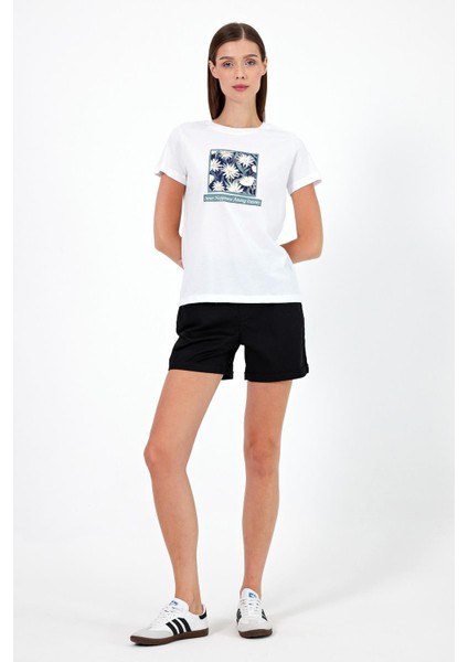Kadın Flower Beyaz Baskılı Bisiklet Yaka Regular Fit T-Shirt fiyatları