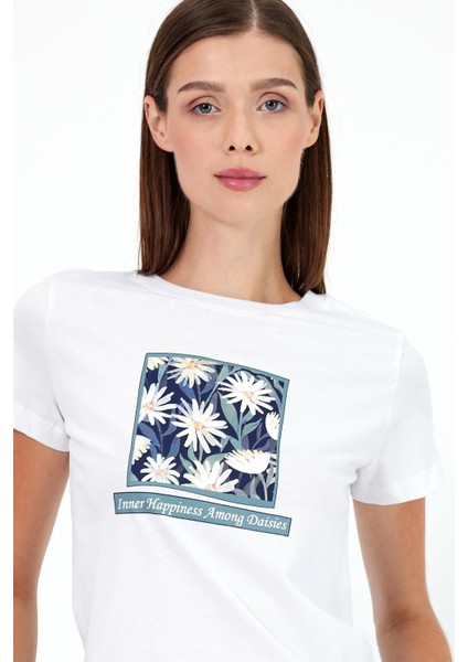 Kadın Flower Beyaz Baskılı Bisiklet Yaka Regular Fit T-Shirt modelleri