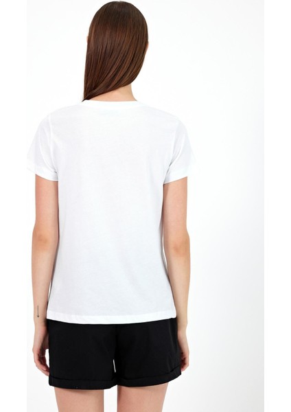 Kadın Flower Beyaz Baskılı Bisiklet Yaka Regular Fit T-Shirt fırsatları