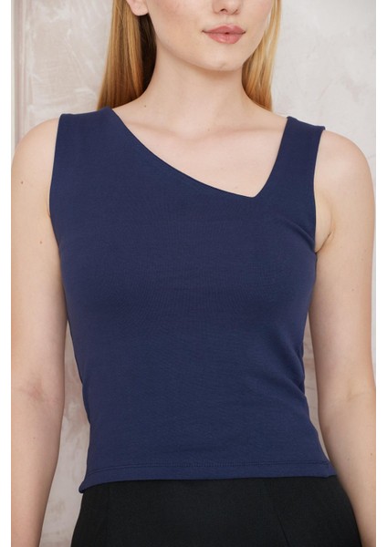 Lacivert Kesik Yaka Kalın Askılı Bluz -2410 indirimleri