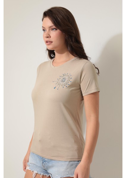Bej Omzu Nakışlı Bisiklet Yaka Kısa Kollu Kadın T-Shirt- 2419