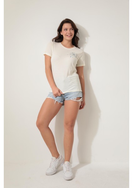 Ekru Omzu Nakışlı Bisiklet Yaka Kısa Kollu Kadın T-Shirt- 2419 modelleri