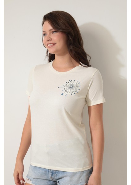 Ekru Omzu Nakışlı Bisiklet Yaka Kısa Kollu Kadın T-Shirt- 2419 fırsatları