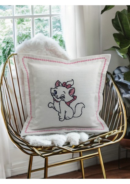 Cutie Kitty Kanaviçe Nakışlı Kırlent Kılıfı fiyatları