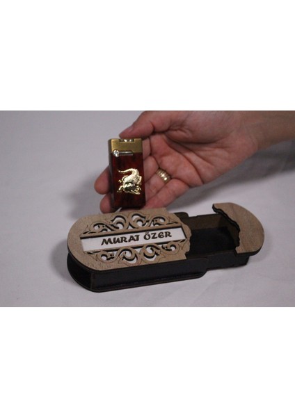 Çakmak Kişiye Özel Isim Yazılı ve Mdf Tasarım Kutulu NO:122 fiyatları