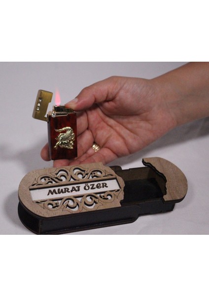 Çakmak Kişiye Özel Isim Yazılı ve Mdf Tasarım Kutulu NO:122 fırsatları