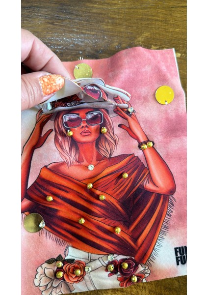 3 Boyutlu Zirkon Taşlı Boncuklu Kız Arma Dikiş Giyim Aplike 19X17 cm