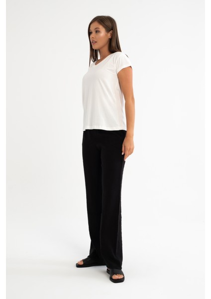 Kadın Pamuklu Yumuşak Dokulu Likralı Esnek Kumaş Basic V Yaka T-Shirt fırsatları