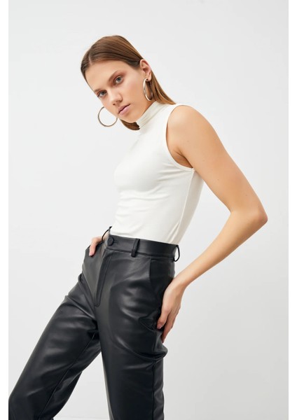 Kadın Beyaz Basic Dik Yaka Kolsuz Bluz modelleri