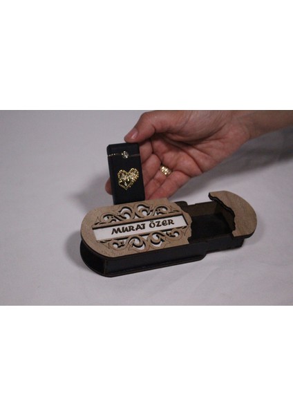 Çakmak Kişiye Özel Isim Yazılı ve Mdf Tasarım Kutulu NO:108 fırsatları