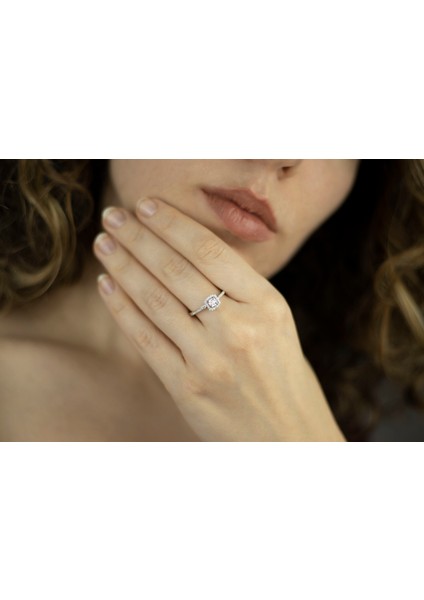 Kare Çerçeve Kolları Taşlı 925 Ayar Minimal Gümüş Yüzük