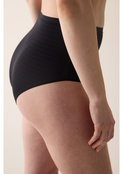 Essentials Highrise Yüksek Bel Siyah Slip Külot