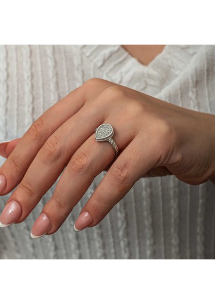 Gümüş Damla Zirkon Taşlı Kadın Yüzük modelleri