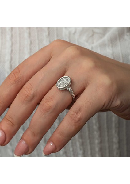 Gümüş Oval Zirkon Taşlı Kadın Yüzük modelleri