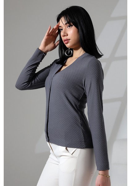 Korent Kadın Soft Touch Penye Düğmeli Kare Jakarlı Uzun Kollu Hırka - Füme fırsatları