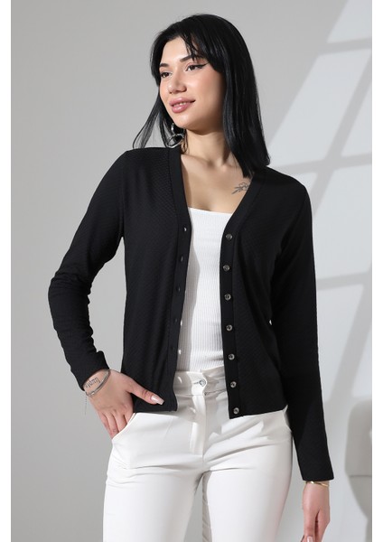 Korent Kadın Soft Touch Penye Düğmeli Kare Jakarlı Uzun Kollu Hırka - Siyah