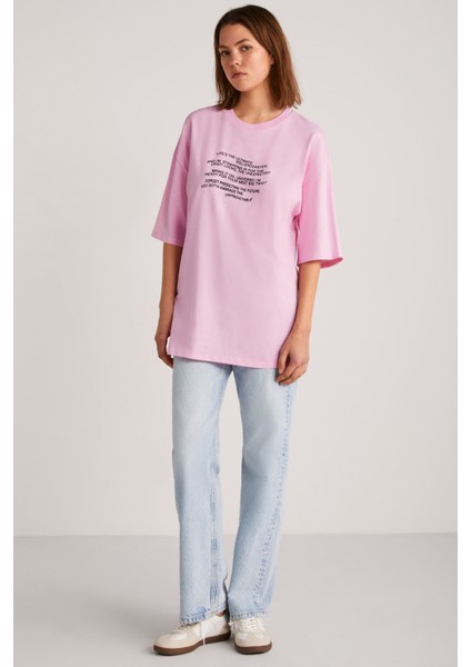 Thessa Kadın Bisiklet Yaka Kısa Kollu Önü Yazı Detaylı Pembe T-Shirt