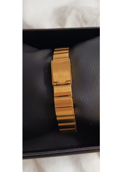 Minimal Metal Kordon Oval Gold Kadın Kol Saati
