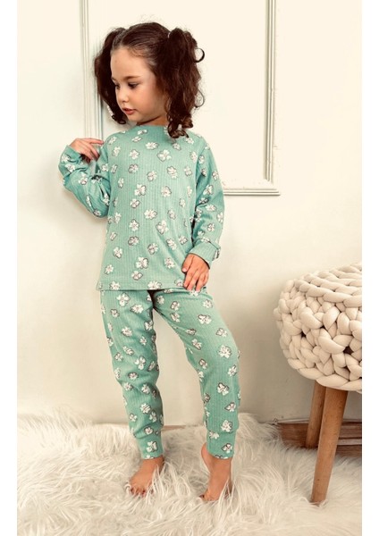 Kız Çocuk Fitilli Kumaş Çiçek Desenli Pijama Takımı Esnek Kumaş Yeni Sezon Yeşil Renk