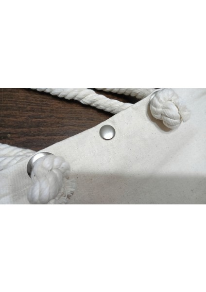 Gabardin Kumaştan Ip Askılı Çıt Çıt Detaylı She-Ra Baskılı Körüklü Askılı Bez Çanta modelleri