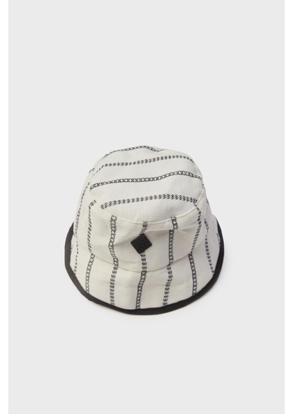 Kız Bebek Çizgili Şapka