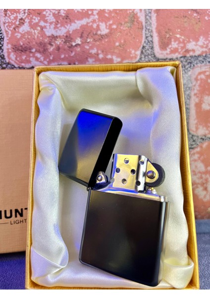 Zippo Model Benzinli Metal Çakmak