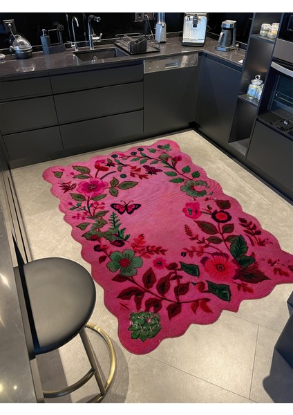 Shape Koleksiyonu Pembe Tema Floral Sarmaşık Ve Gül Desenli Modern Dekoratif Halı 07