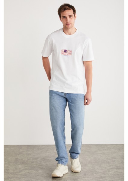 Manuel Erkek Pamuklu Baskı ve Nakış Detaylı Bisiklet Yaka Kısa Kollu Beyaz T-Shirt fırsatları