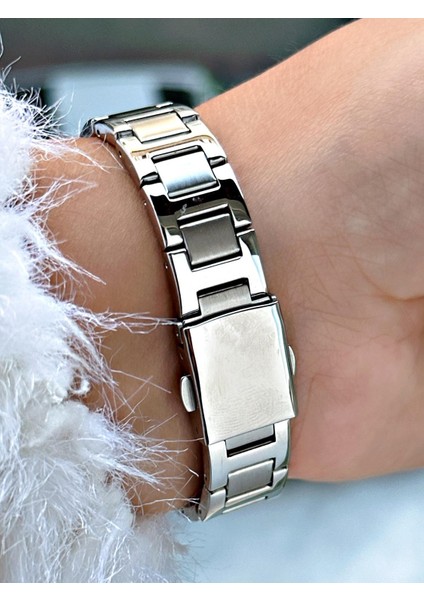 Ferruci Gümüş Rengi Çelik Kordon Kadın Kol Saati 03377 fırsatları