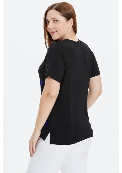 Büyük Beden Puantiyeli Varaklı Kısa Kol Penye Bluz fırsatları