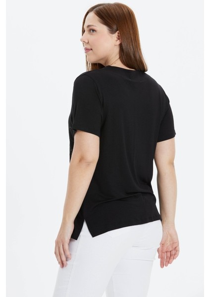 Büyük Beden Önü Çiçek Taşlı V Yaka Penye Bluz fırsatları